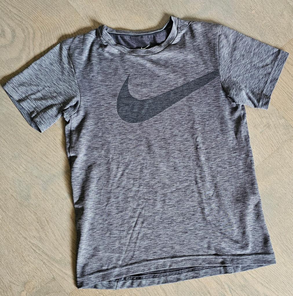 Nike kids T-shirt Dri-fit 8 jaar, Gebruikt, Ophalen of Verzenden, Dri-fit, Shirt of Longsleeve