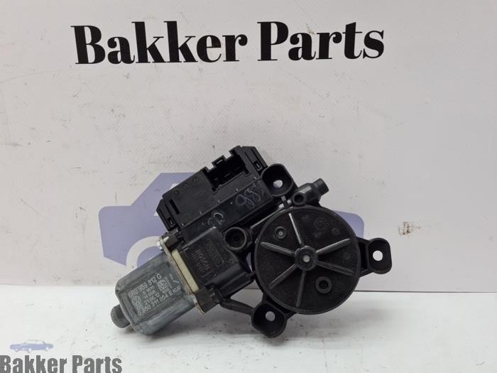 Moteur de vitre portière d'un Volkswagen Polo, -, Volkswagen, -, 3 mois de garantie
