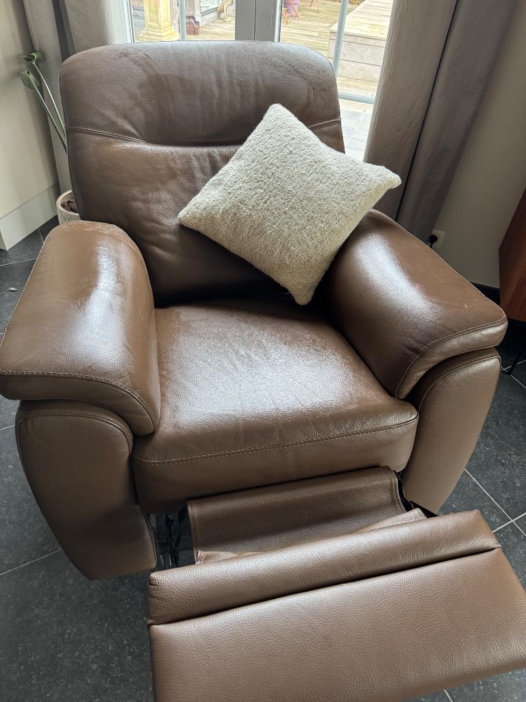 Fauteuil relax électrique en cuir marron, 75 à 100 cm, Comme neuf, Enlèvement, Cuir