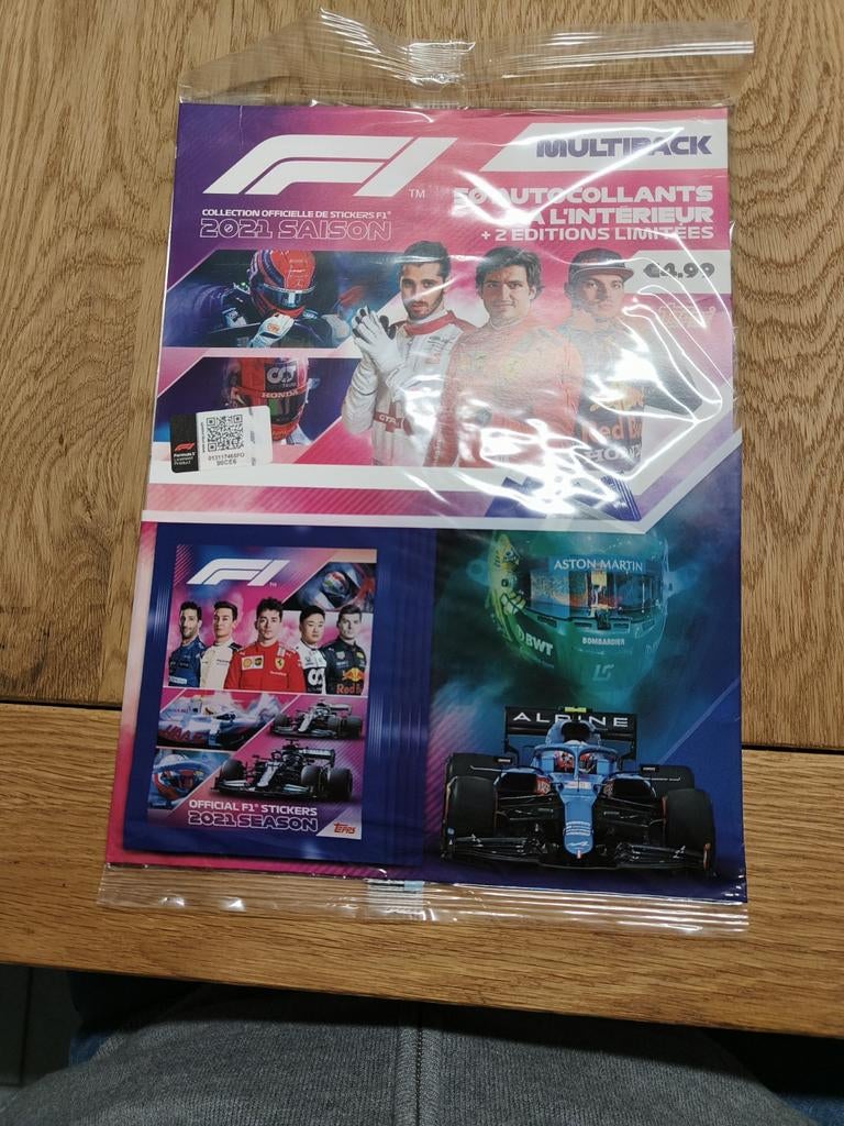 Topps F1 multipack seizoen 2021: 50 stickers + 2 LE-kaarten., Ophalen of Verzenden, Nieuw, Meerdere stickers