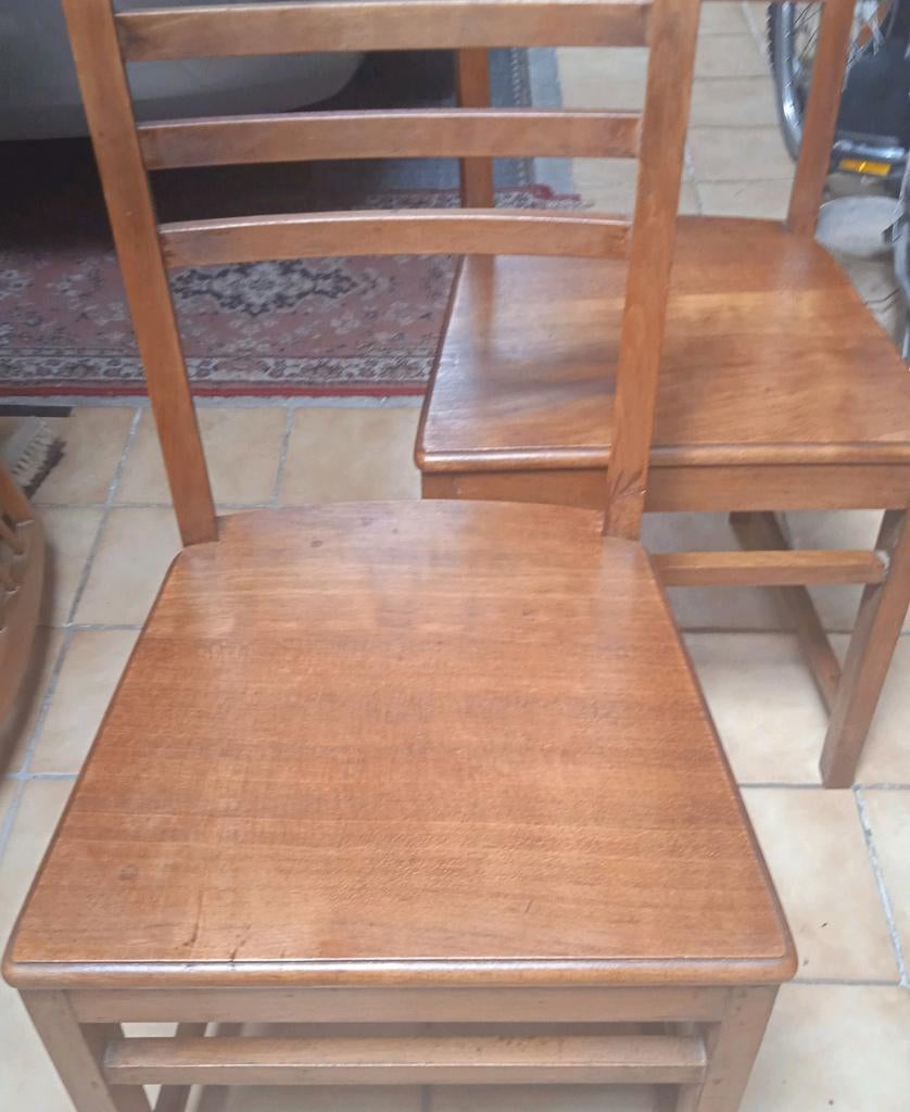 2 volledig, houten stoelen, + 70 jaar oud, perf. staat, Huis en Inrichting, Stoelen, Ophalen