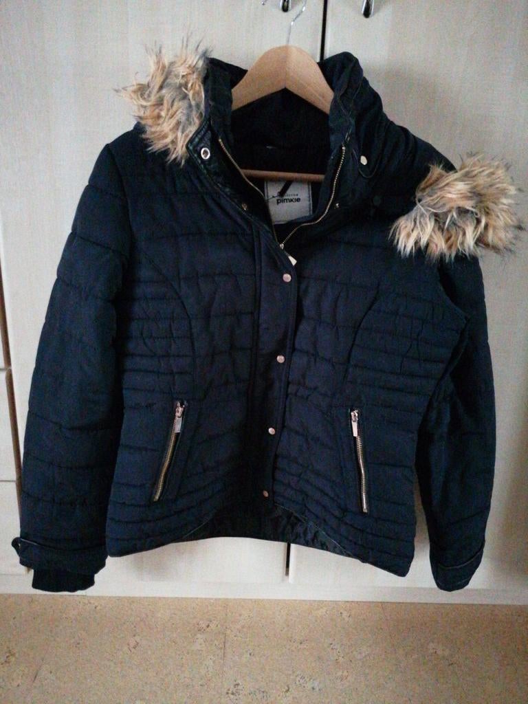 Donkerblauwe dames winterjas met afritsbare kap, maat medium, Kleding | Dames, Blauw, Ophalen of Verzenden, Gedragen, ANDERE