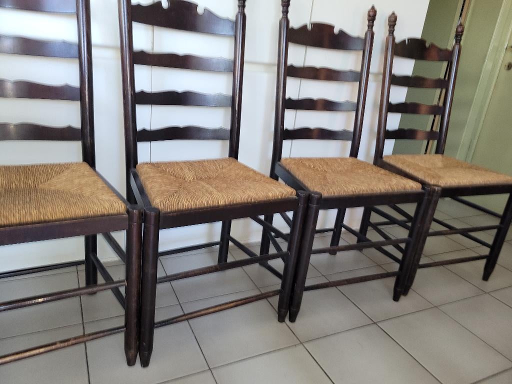 4 houten  stoelen met biezen, Enlèvement, Utilisé