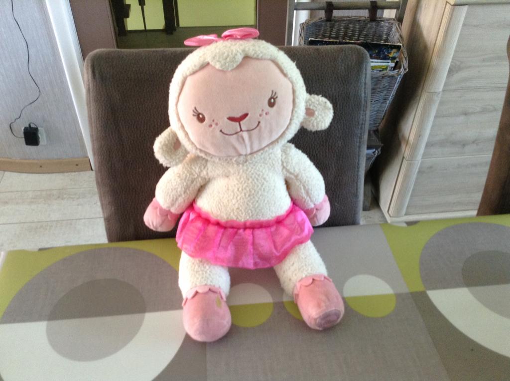 Disney junior speelgoeddokter Lambie pluche character, Ophalen of Verzenden, Zo goed als nieuw, Overige typen