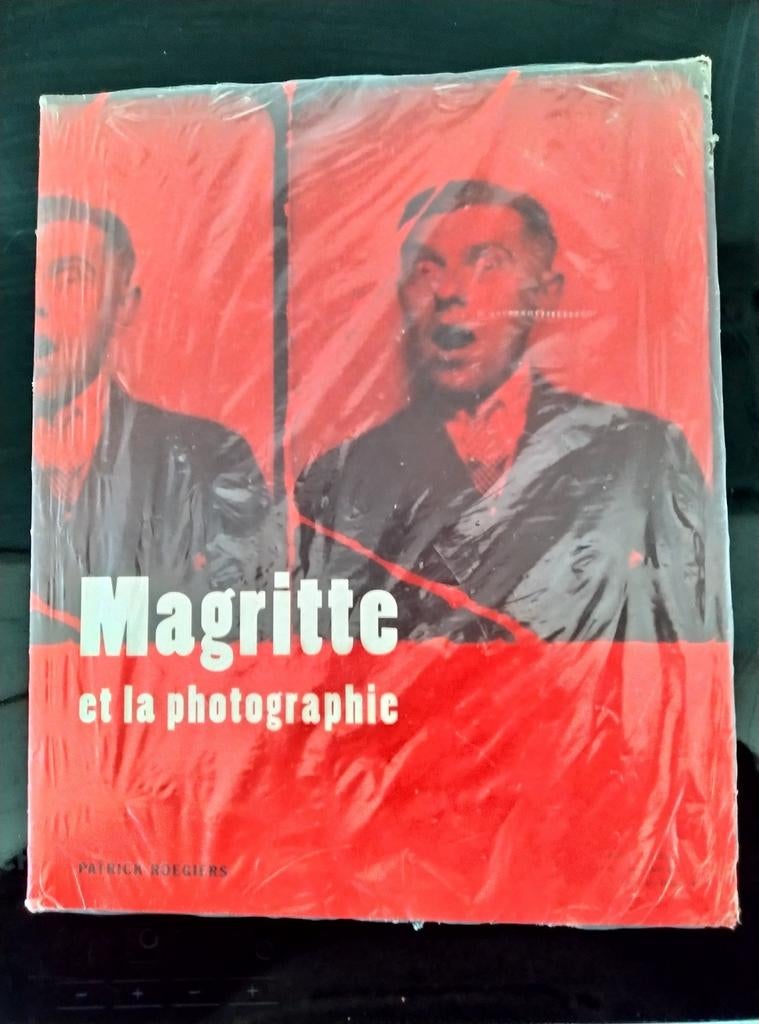 Album MAGRITTE, Antiquités & Art, Enlèvement ou Envoi, Patrick Roegiers