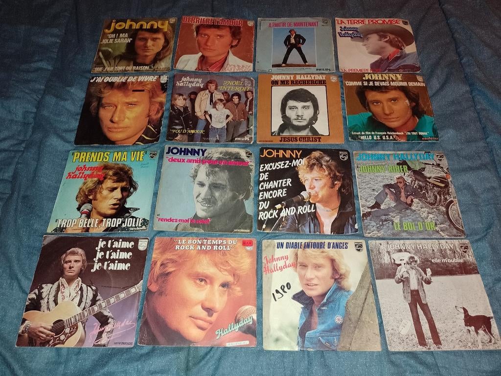 Te koop set van 27 vinyl 45 rpm van Johnny Hallyday, Ophalen of Verzenden, Gebruikt, Overige formaten, Rock-'n-Roll