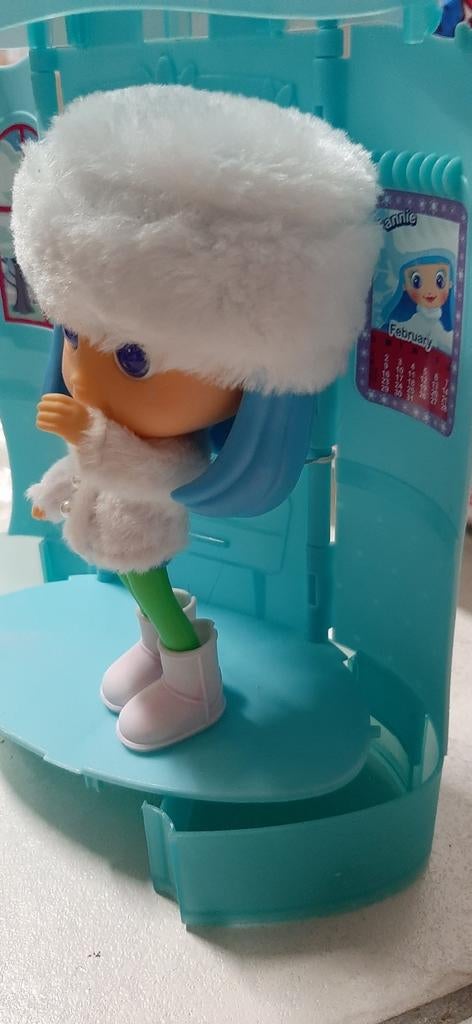 Poppetje met bontmuts op staander, Ophalen of Verzenden, Zo goed als nieuw