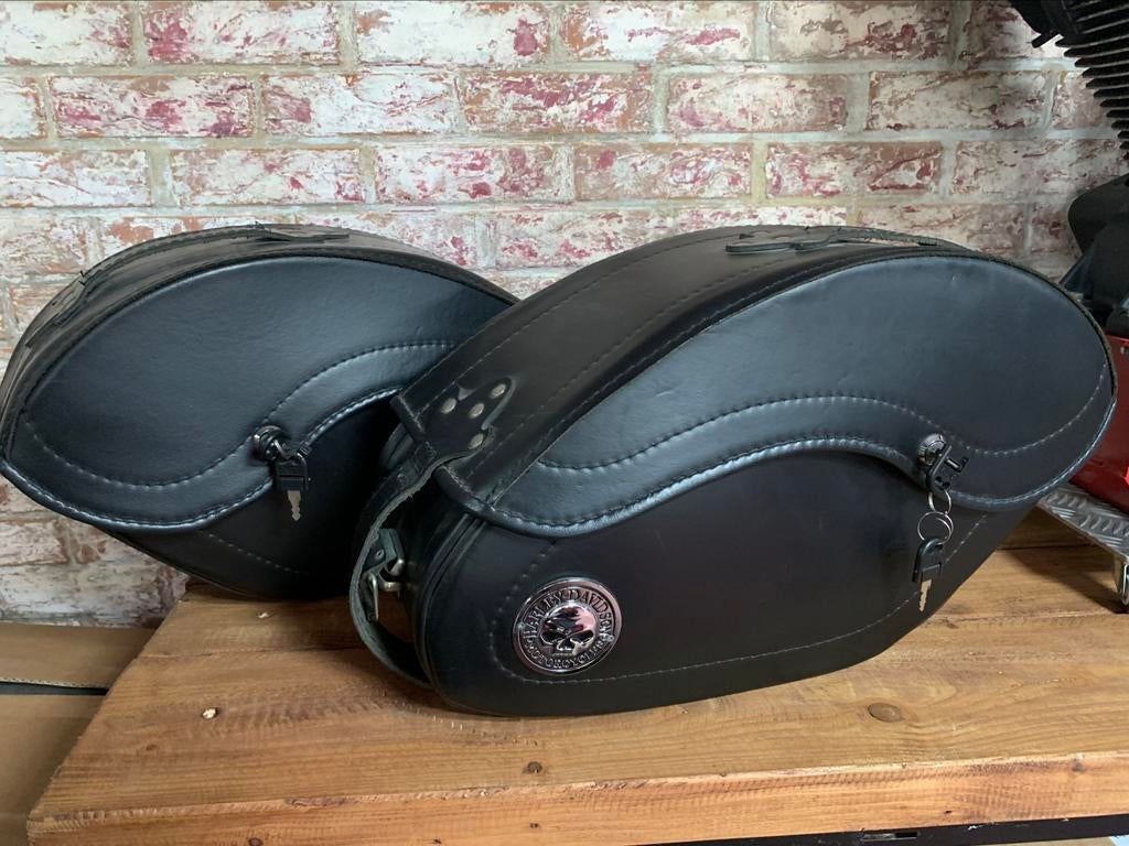 Sacoche lateral cuir, Enlèvement, Utilisé