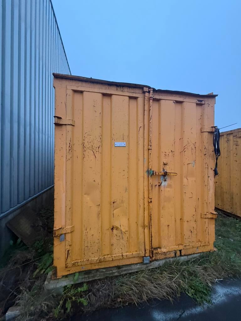 Opslag container 5m op 2,5m ., Ophalen
