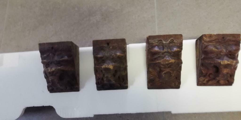4 oude houten sculptuur Leeuwenkop, Ophalen