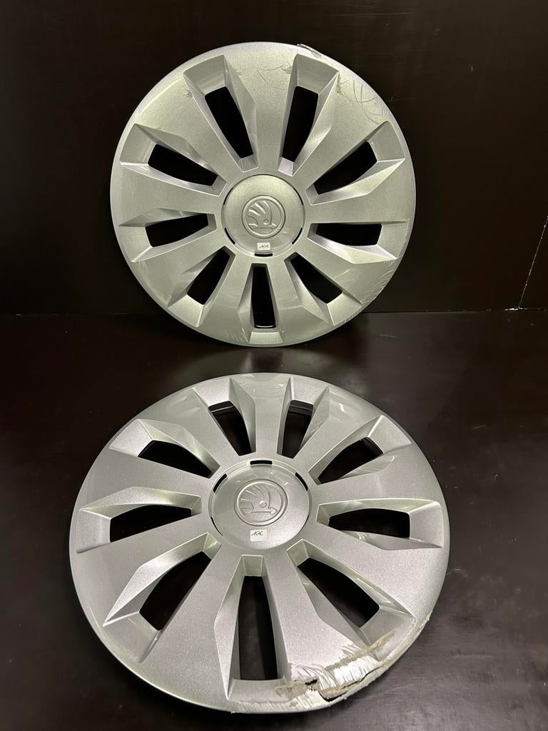 2 enjoliveurs Skoda Fabia scala octavia 15", Comme neuf