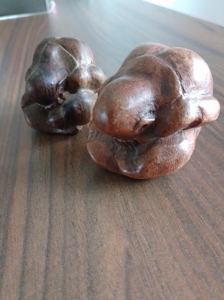 2 kleine houten weeping Buddha beeldjes, ca 5/6 cm, Ophalen of Verzenden