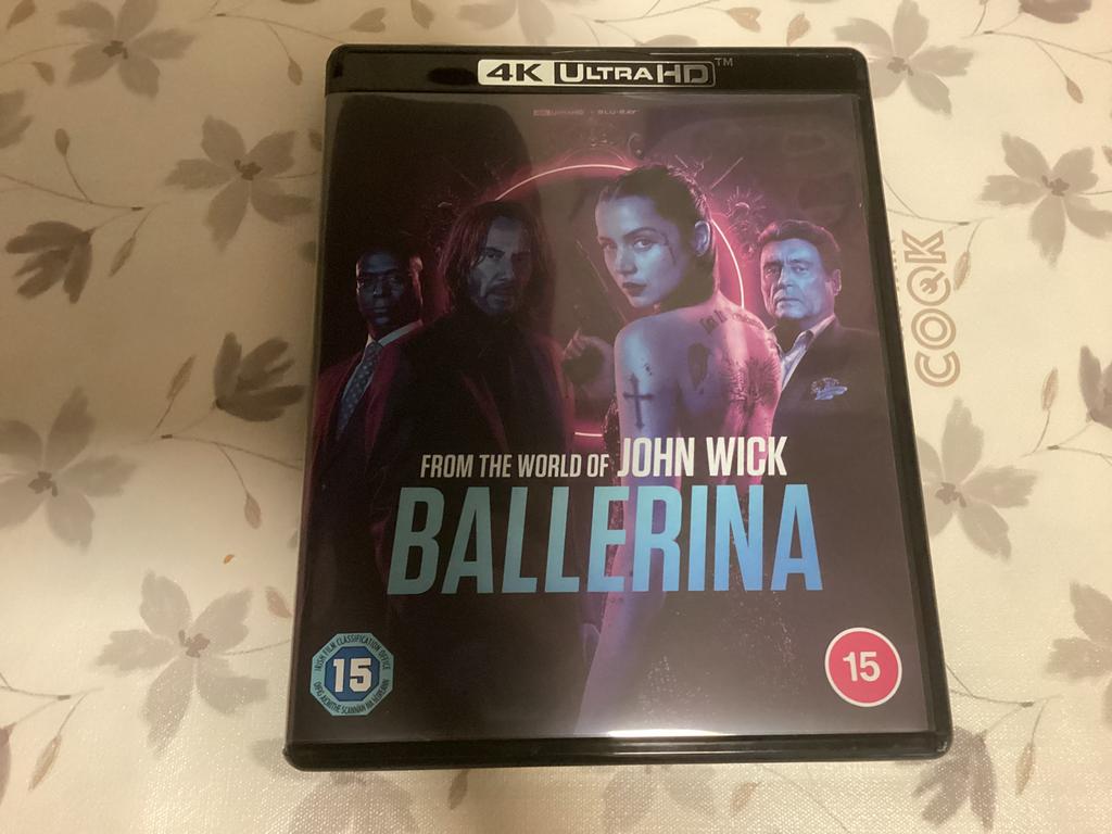 Ballerina 4k, Ophalen, Zo goed als nieuw