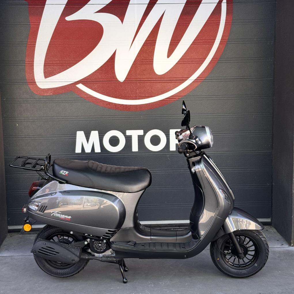 GTS Toscana Pure Grijs @ BW Motors Mechelen, Ophalen, Gts, Nieuw, 49 cc