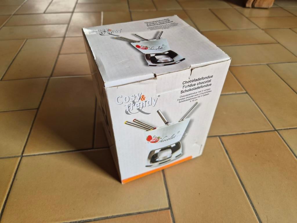 Nieuwe staat chocolate fondue zonder stokjes, Ophalen of Verzenden, Zo goed als nieuw