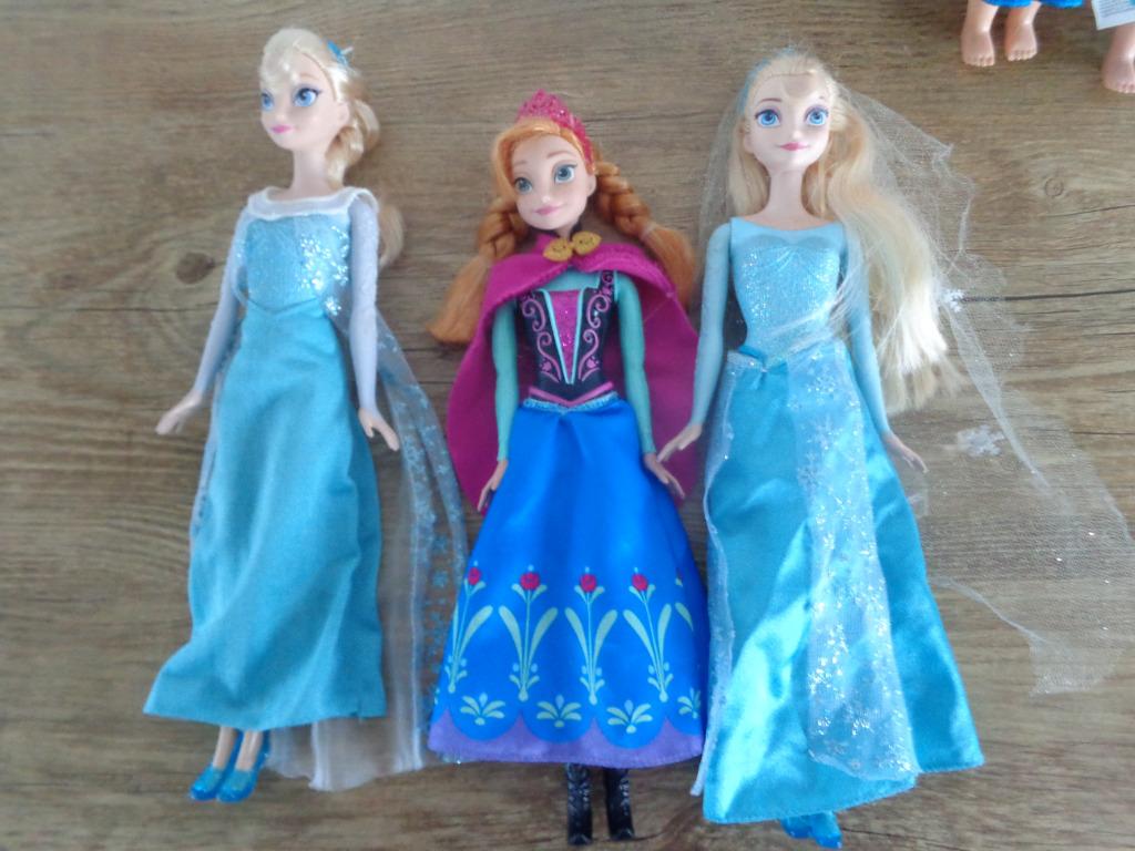 poupées Princesse DISNEY - Elsa Reine  des Neiges et Anna, Enlèvement ou Envoi, Utilisé, Barbie
