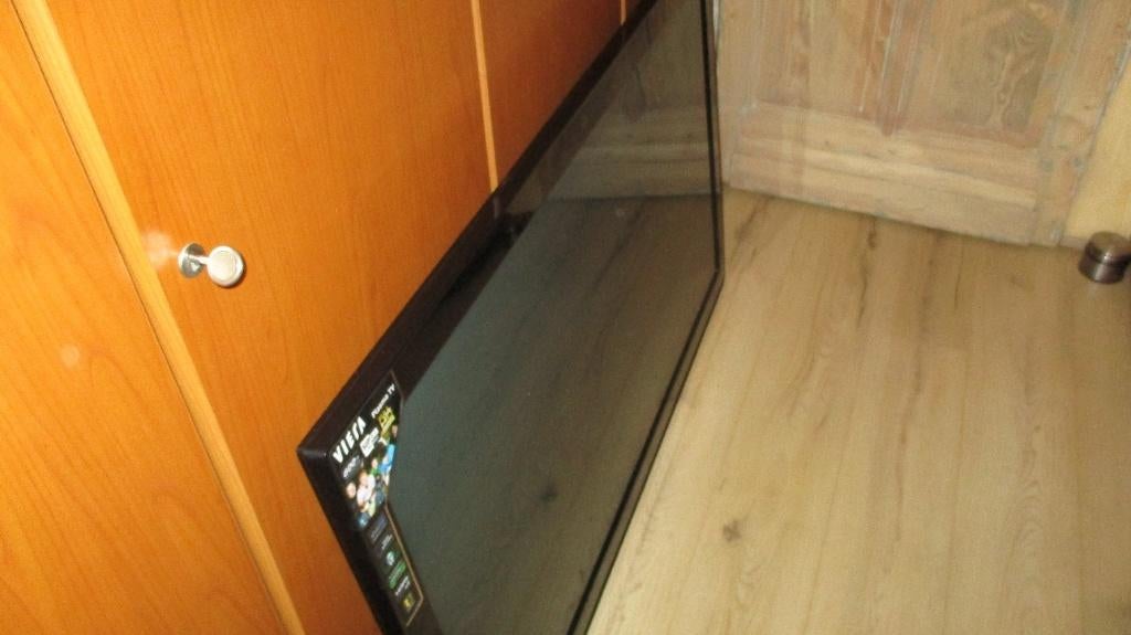Flatscreen TV Panasonic Viera TX-P50U30E +muurbevestiging, Ophalen, Zo goed als nieuw, Panasonic