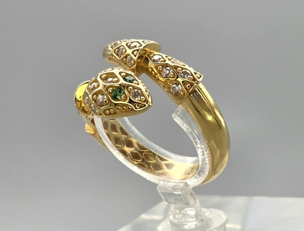 Bague serpent en émeraude 21 carats et zircones. 2026/60, Femme ou Homme, Avec strass, Comme neuf, Or