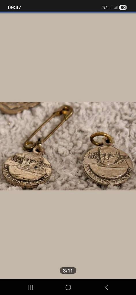 Medaillons en muurdecoratie pater Valentinus, Verzamelen, Ophalen of Verzenden