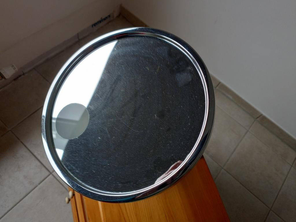 Een make up spiegel met verlichting, Ophalen