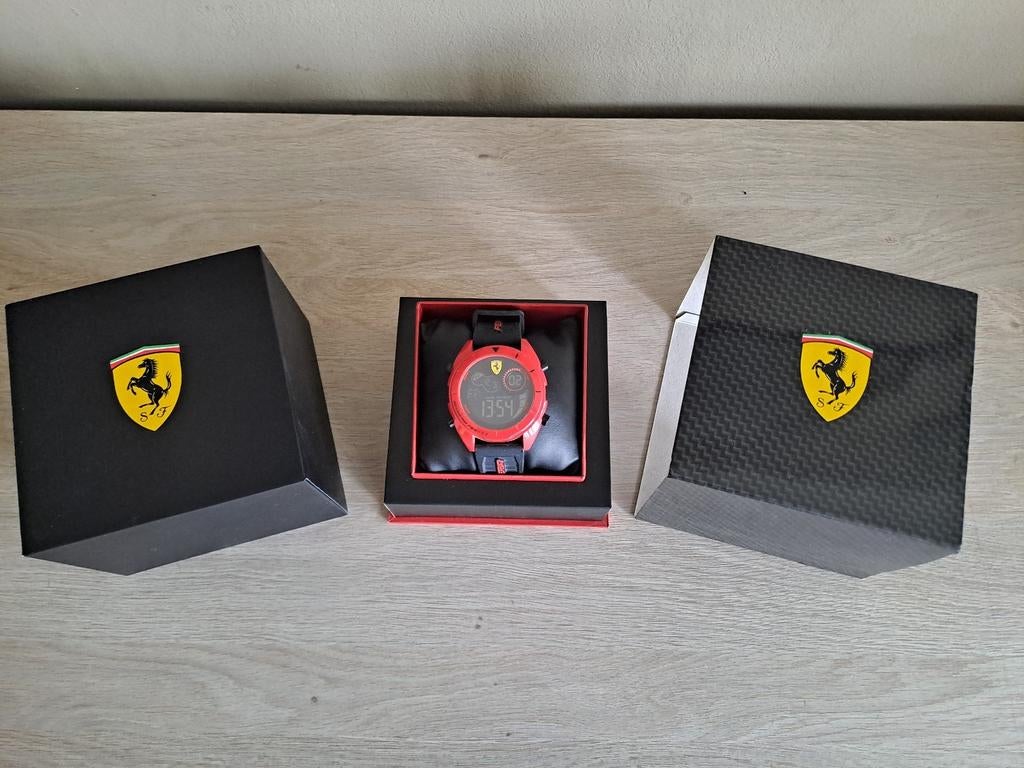 Scuderia Ferrari uurwerk Forza Watch 830549, Handtassen en Accessoires, Horloges | Heren, Ophalen, Zo goed als nieuw