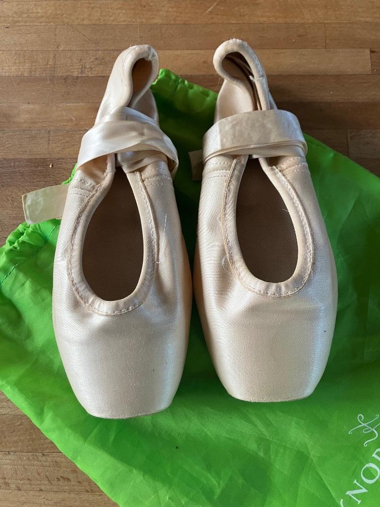 Pointes (spitzen) Gaynor Minden maat 39,5, Ophalen of Verzenden, Gebruikt, Schoenen