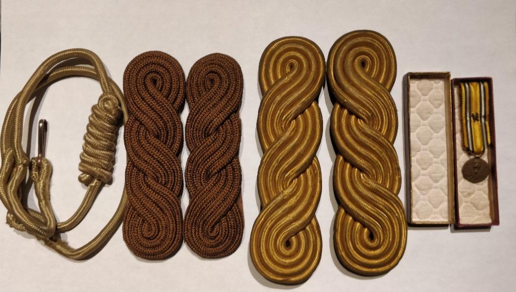 Epauletten, medaille en koordgroep, Verzamelen, Ophalen of Verzenden
