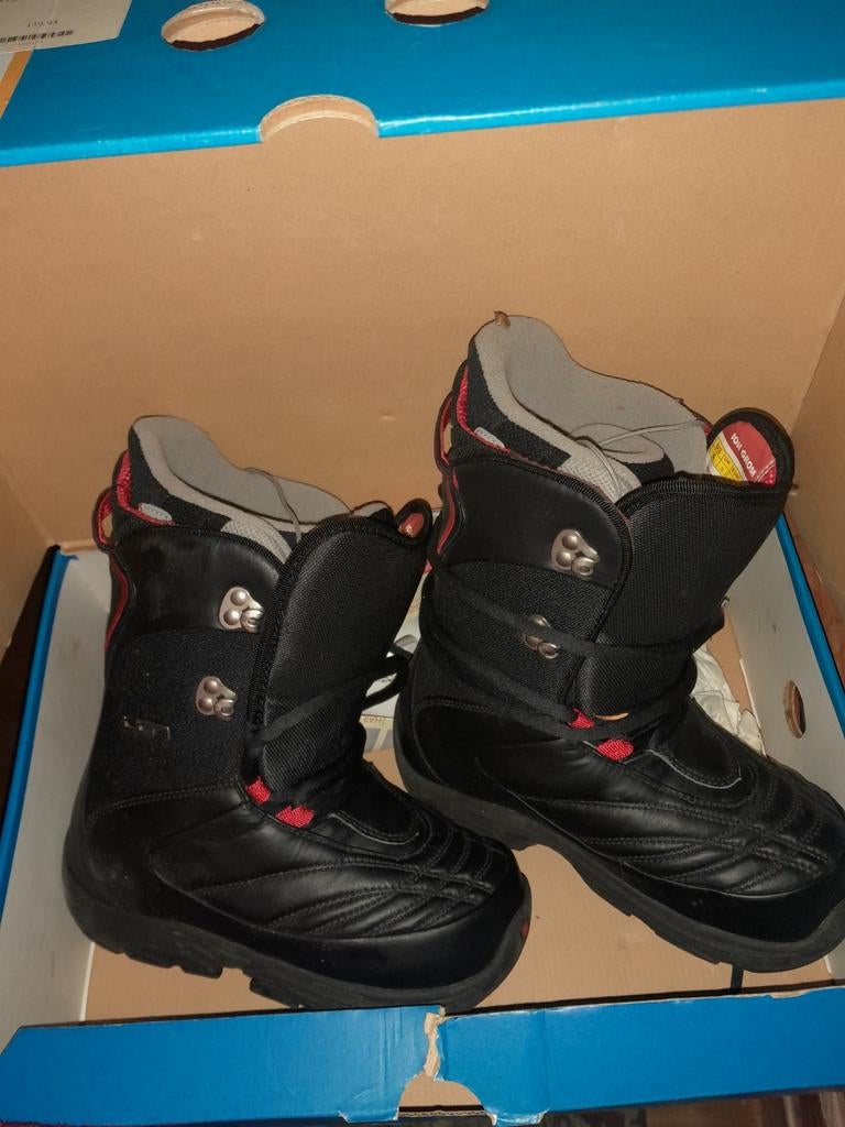 Bottes de snowboard pour enfants taille 35, Enlèvement ou Envoi
