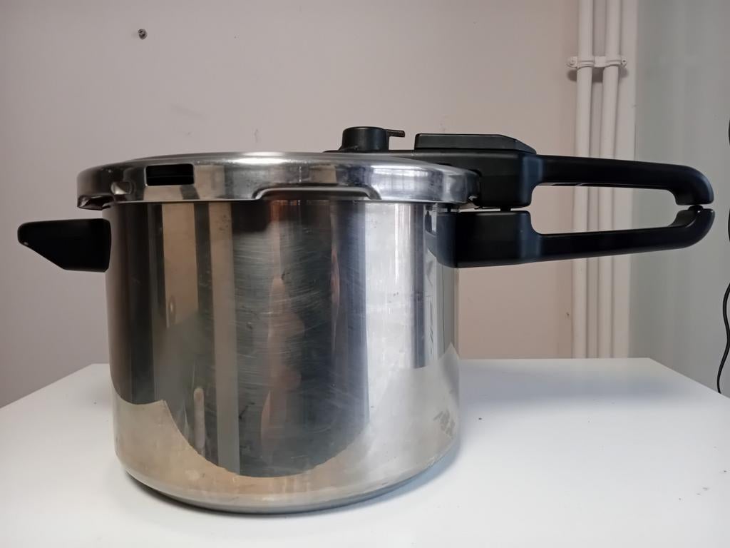 Cocotte-Minute Seb Sansor 8 Litres, Enlèvement ou Envoi, Utilisé, Inox, Casserole ou Cocotte-minute