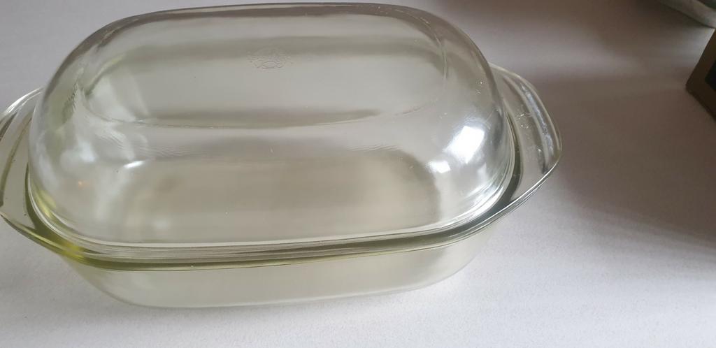 Vuurvaste glazen ovenschotel met deksel, Ophalen of Verzenden, Zo goed als nieuw, Glas, Overige typen
