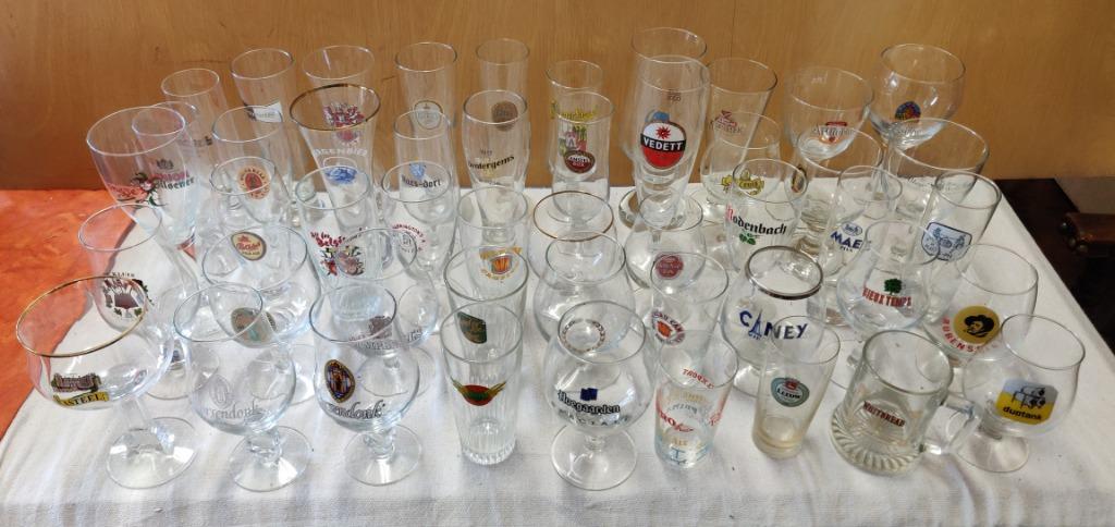 Collection de vieux verres à bière (>100 verres), Collections, Marques de bière, Utilisé, Verre ou Verres, Enlèvement