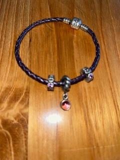 Pandora paars setje: armband en bedels, Handtassen en Accessoires, Bedels, Pandora, Ophalen of Verzenden, Zo goed als nieuw, Zilver