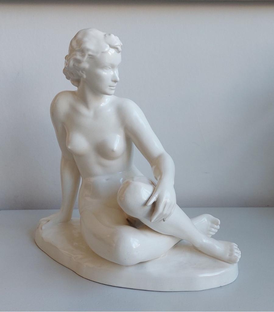 Statuette d'une femme Porsellanfabrik Cortendorf années 1950, Collections, Statues & Figurines, Comme neuf, Humain, Enlèvement ou Envoi