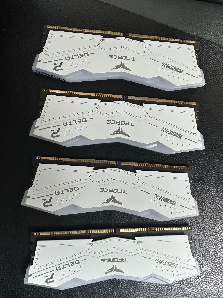 Team Group T-Force Delta RGB DDR5 RAM (4x16GB) 5600MHz CL36, Ophalen of Verzenden, Zo goed als nieuw, Desktop, DDR5