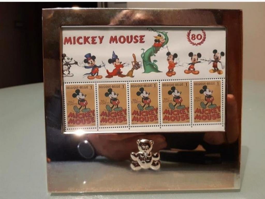 Vel postzegels  voor het 80jarige bestaan van Mickey  Mouse, Verzamelen, Ophalen of Verzenden, Zo goed als nieuw