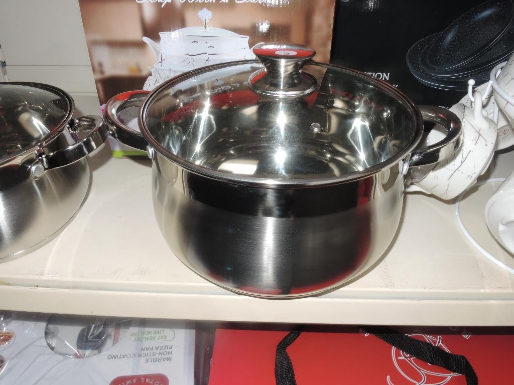 Kookpan 24 cm nieuw!, Huis en Inrichting, Keuken | Potten en Pannen, Nieuw, Koekenpan of Braadpan, Inox, Inductieplaat, Keramische plaat