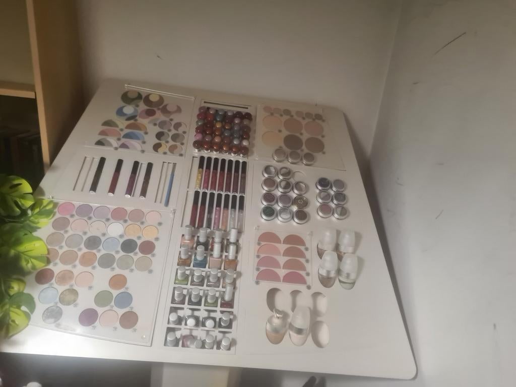 Beauty staander, Handtassen en Accessoires, Uiterlijk | Cosmetica en Make-up, Ophalen