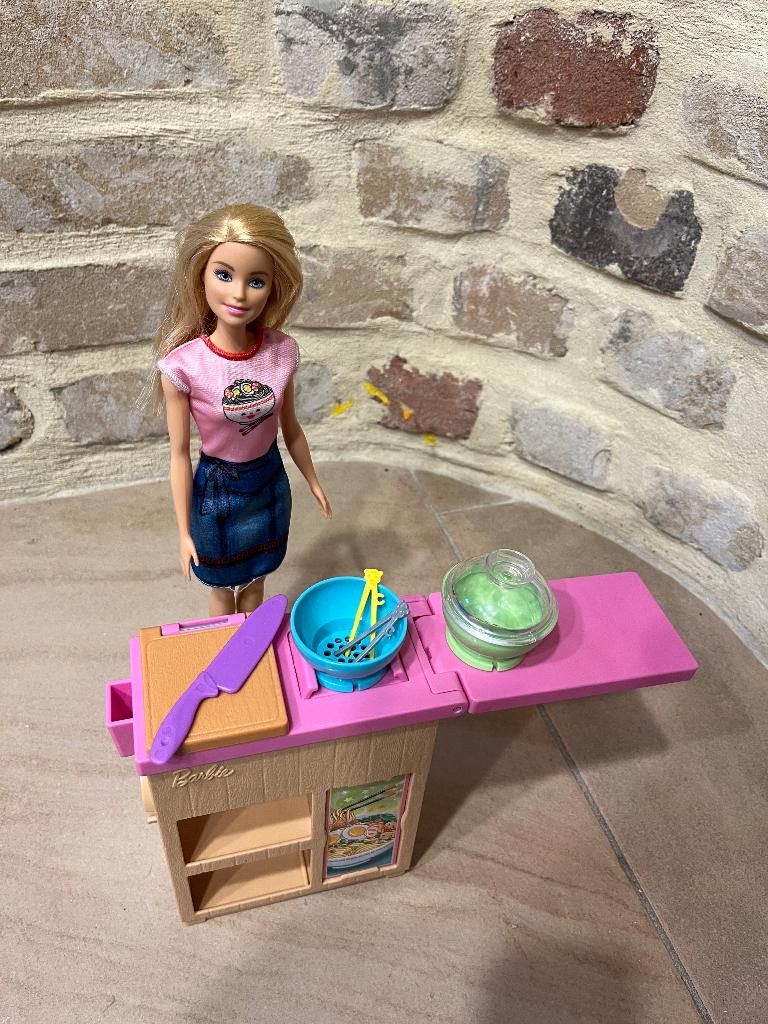 Barbie met keuken, Ophalen of Verzenden, Gebruikt, Barbie