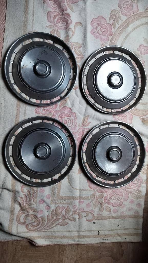 Ford Granada wieldoppen, Ophalen, Gebruikt