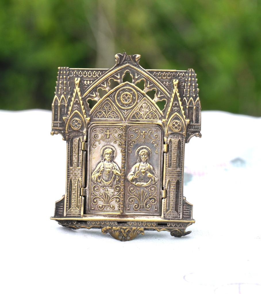 chapelle religieuse avec medaille lourde interieur, Antiek en Kunst, Antiek | Religieuze voorwerpen, Ophalen of Verzenden