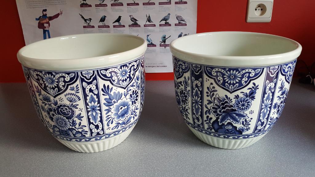 2 Cache-pot "Sphynx_Delft made by BOSCH-Belgium", Enlèvement