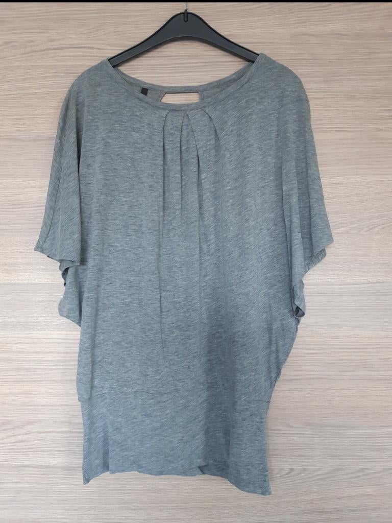 T-shirt ample gris clair Benetton taille XS, Vêtements | Femmes, Manches courtes, Gris, Enlèvement ou Envoi, United Colors of Benetton