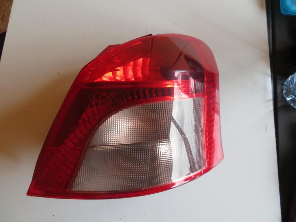 Toyota Yaris rechts achterlicht, Ophalen, Gebruikt, Toyota