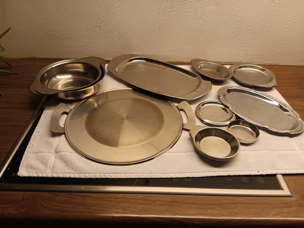 Inox schotel en inox kommetjes  7euro voor alles, Ophalen of Verzenden, Gebruikt, Inox