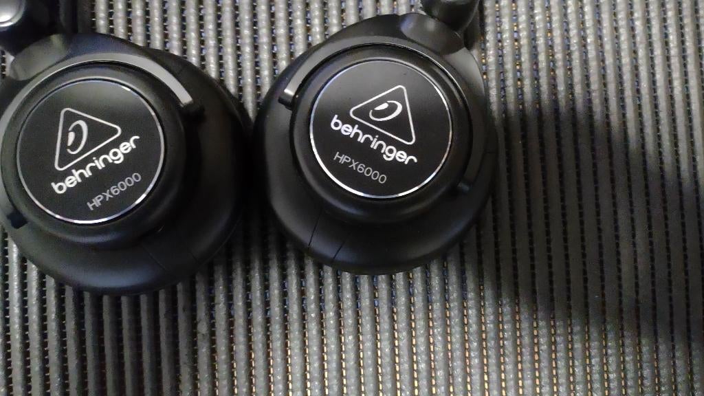 deux casques BERHRINGER HXP 6000 STUDIO & DJ, Ophalen, Zo goed als nieuw, Over oor (circumaural), Overige merken