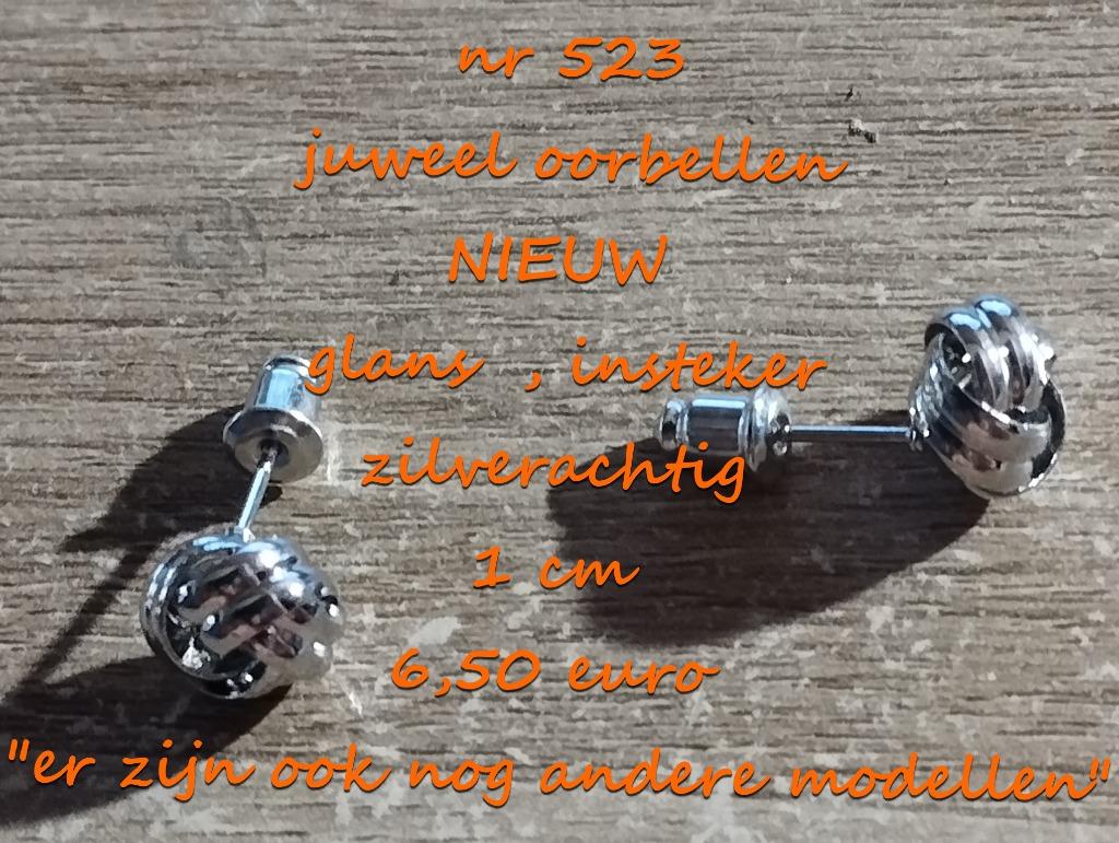 523. Juweel : oorbellen , NIEUW ,  verzending gratis, Overige materialen, Verzenden, Nieuw, Knopjes of Stekers