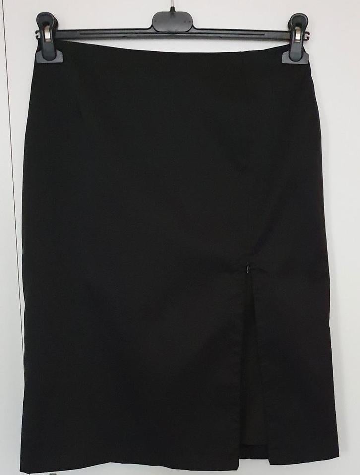 Jupe noire avec fente devant, InWear, taille 42, Enlèvement ou Envoi, Comme neuf, Taille 42/44 (L)