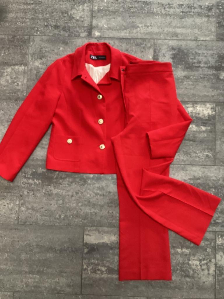 Broekpak rood Zara L/XL, Kleding | Dames, Kostuum of Pak, Zara, Maat 42/44 (L), Ophalen of Verzenden