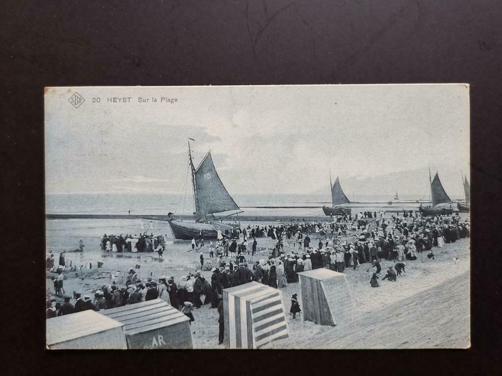 Heyst op Knokke Beach, menigte, boten en hutten, Verzamelen, Ophalen of Verzenden, Voor 1920, Gelopen, West-Vlaanderen