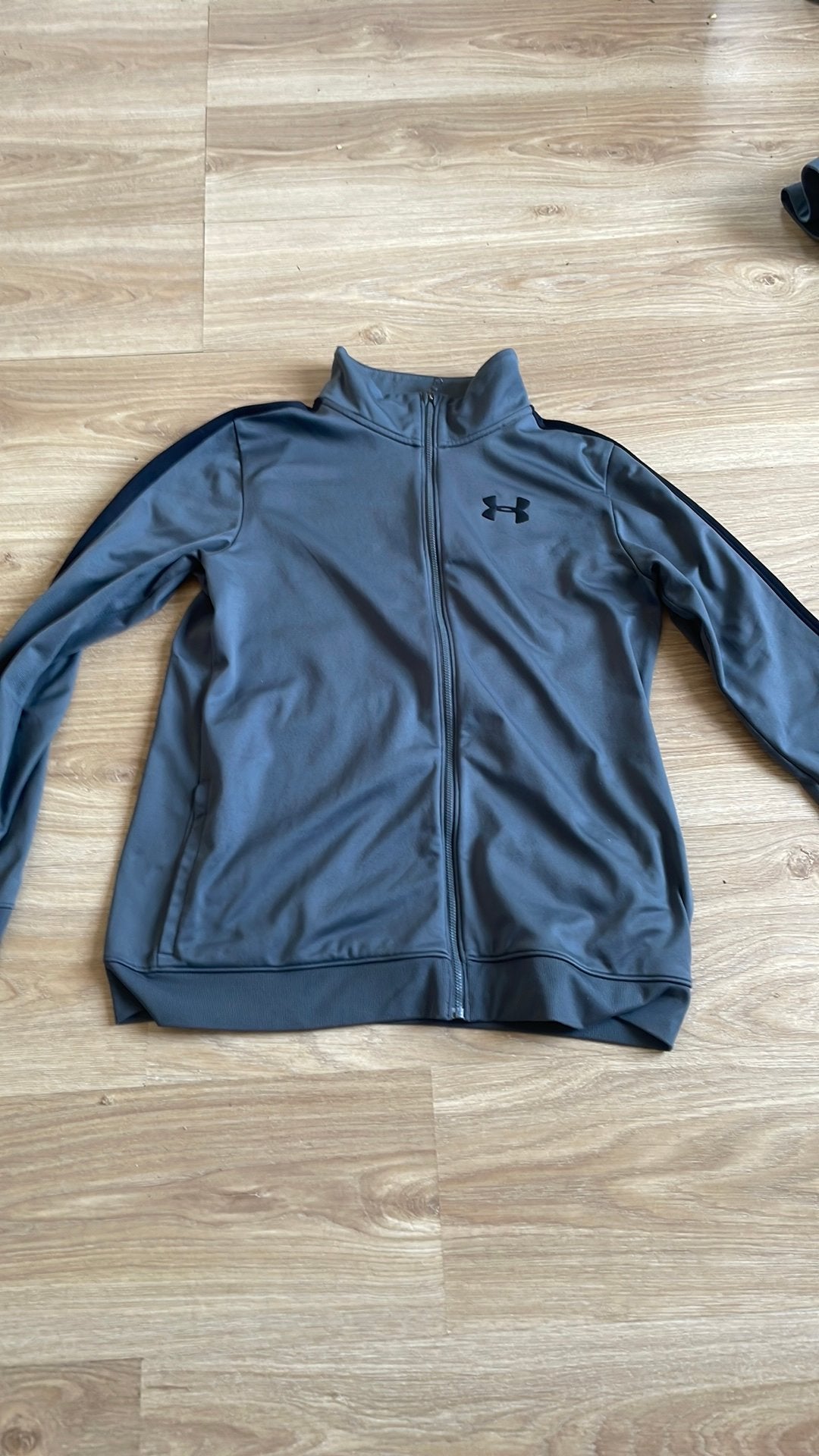 Ensemble under armour gris 12-14ans, Kleding | Dames, Jassen | Winter, Ophalen, Nieuw, Grijs